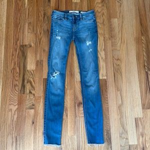 Hollister low rise super skinny jeans, w24 L32